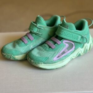 TODDLER - KIDS - BASKETBALL - GIANNIS - NIKE BASKETBALL SHOES - SIZE 12C